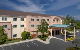 Chico Courtyard Apartments